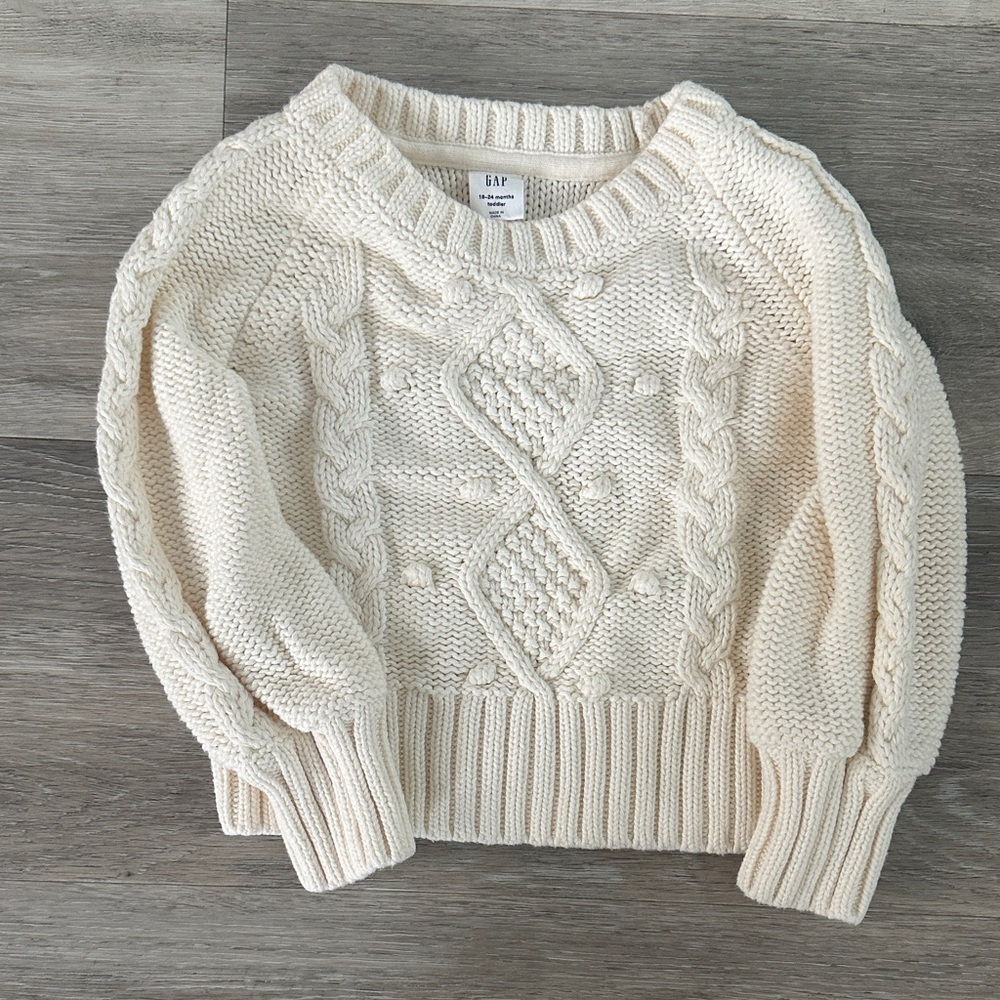 GAP Ivory Cable Knit Sweater
